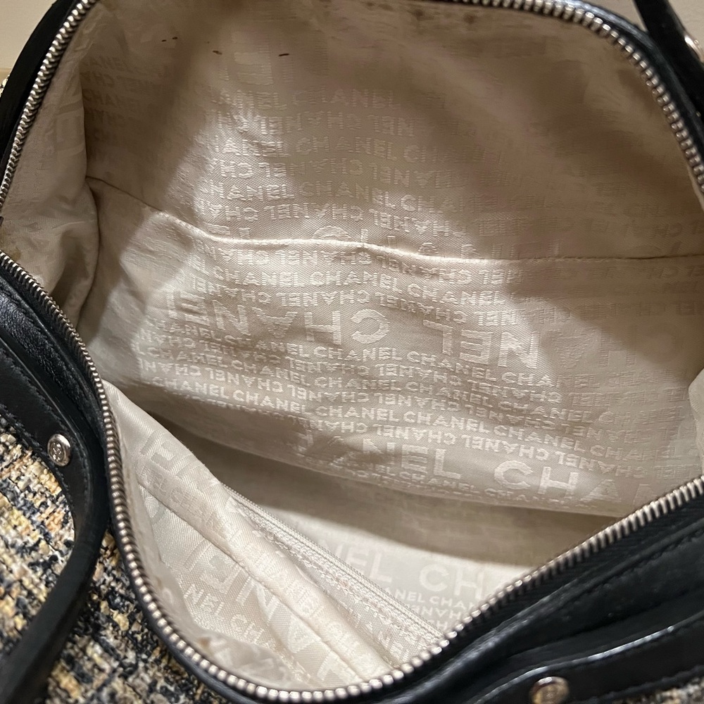 Authentic Chanel Around 2006 Made Tweed Clover Cc Mark Charm shoulder bag